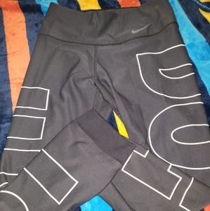 Nike capris leggings
